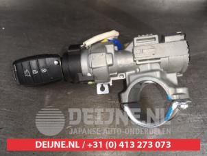 Kia Stonic Ignition lock + key O588810 photo 3
