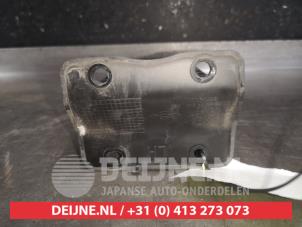 Hyundai IX35 Front bumper bracket, left O588928 photo 2