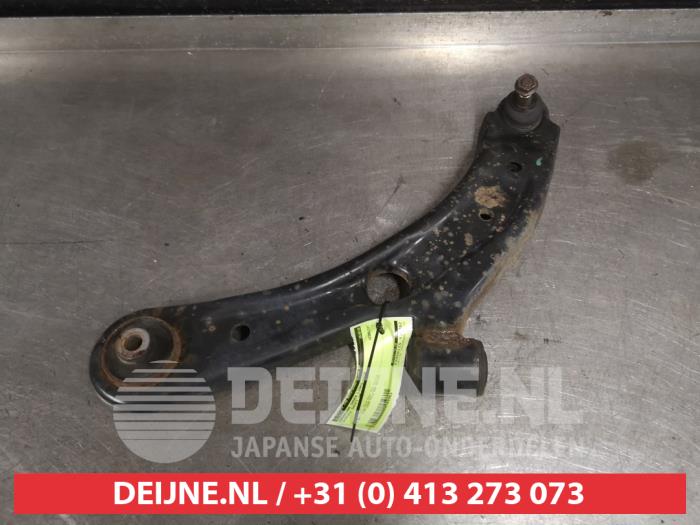Suzuki Swift Draagarm onder links-voor O588963