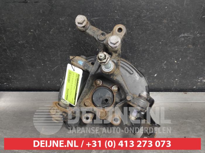 Toyota Corolla Fusee rechts-achter O589360
