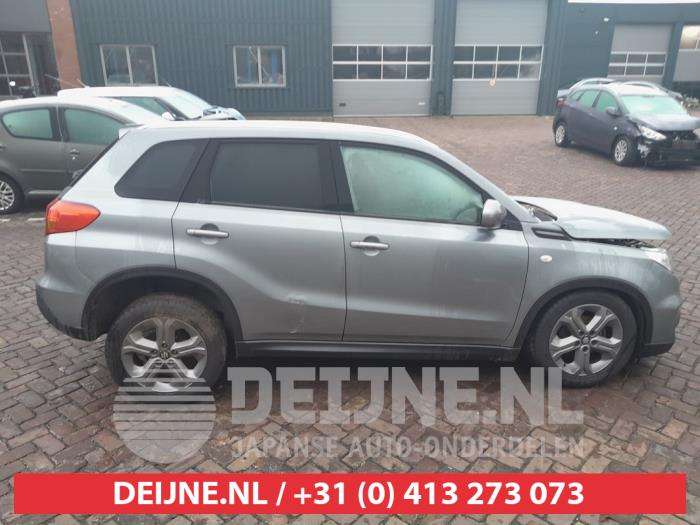 Suzuki Vitara Portierruit 4Deurs rechts-achter O589445