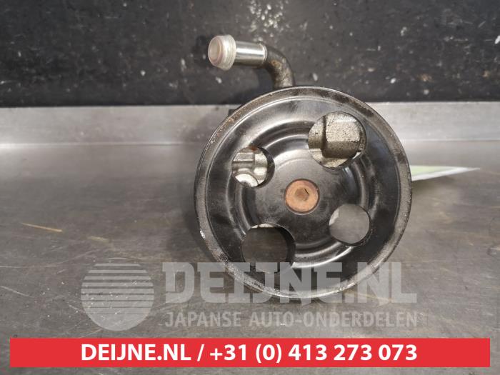 Gebruikte Servopomp Suzuki Grand Vitara II (JT) 1.6 16V Prijs € 35,00 Margeregeling aangeboden door V.Deijne Jap.Auto-onderdelen BV