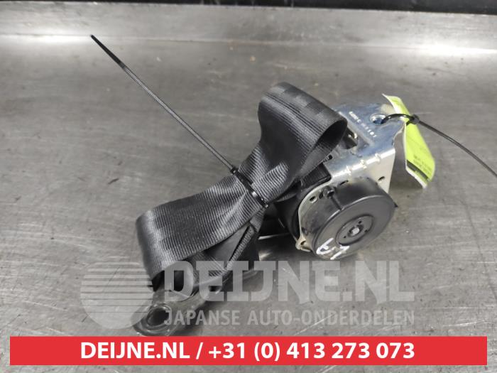 Mitsubishi Colt Rear seatbelt, left O589662