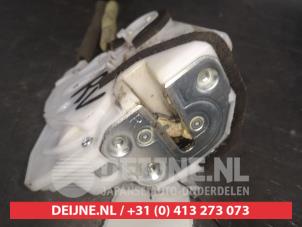 Mazda 2 Front door lock mechanism 4-door, right O589758 photo 2