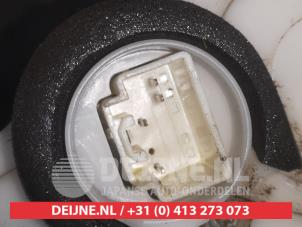 Mazda 2 Front door lock mechanism 4-door, right O589758 photo 3