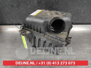 Gebruikte Luchtfilterhuis Kia Sportage (JE) 2.7 V6 24V 4x4 Prijs € 40,00 Margeregeling aangeboden door V.Deijne Jap.Auto-onderdelen BV