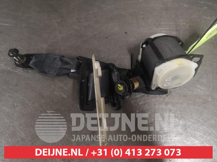 Nissan Almera Tino Rear seatbelt, right O589926