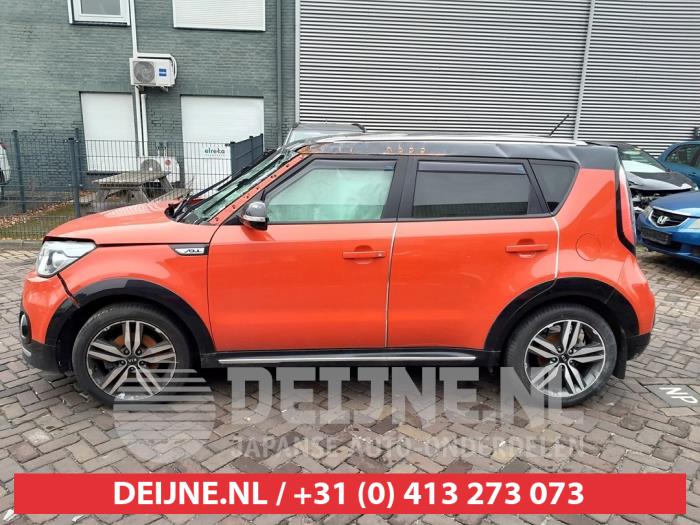 Kia Soul Side skirt, left O590101