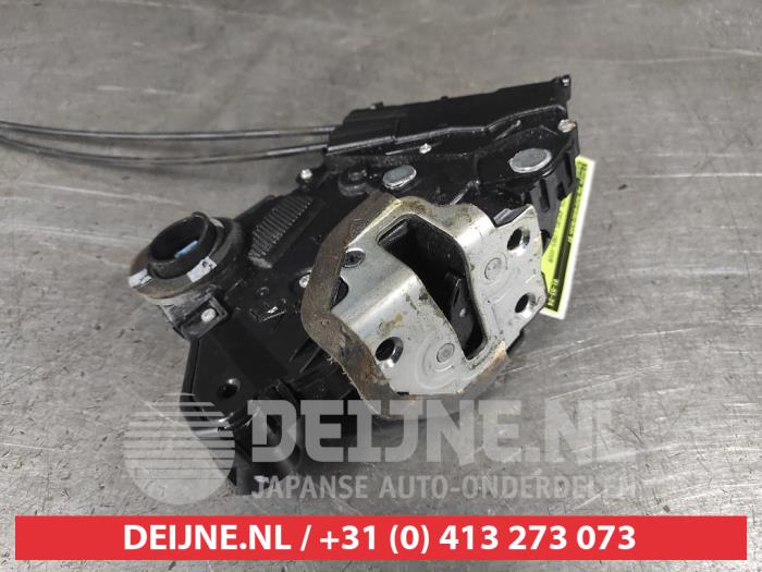 Daihatsu Materia Türschlossmechanik 4-türig links vorne O590625