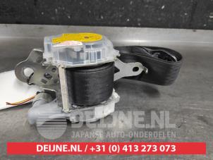 Subaru Legacy Front seatbelt, right O590663 photo 2
