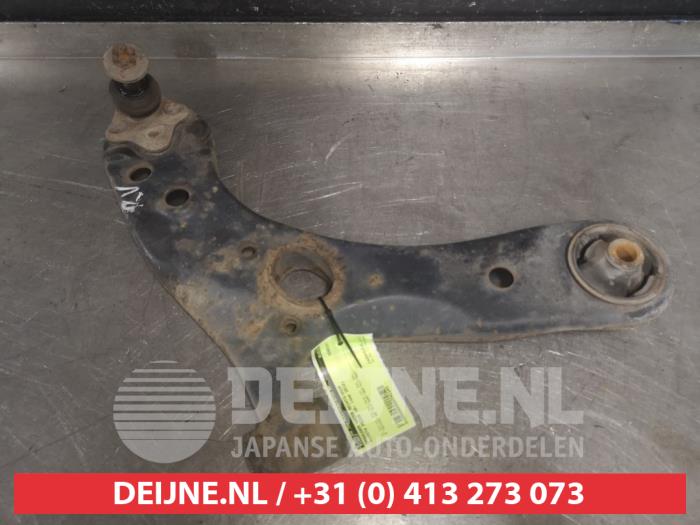 Toyota Prius Draagarm onder rechts-voor O591343