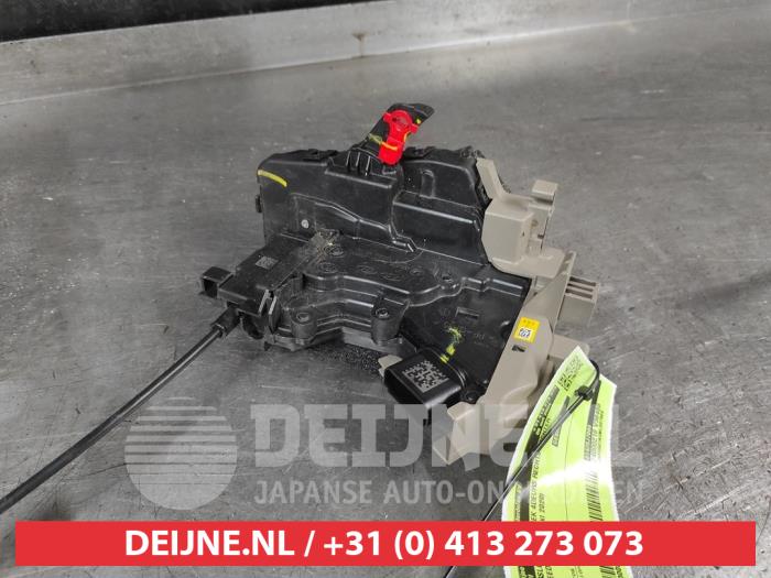 Kia Ceed Sportswagon Deurslot Mechaniek 4Deurs rechts-achter O591628