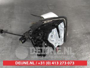 Kia Ceed Sportswagon Rear door mechanism 4-door, right O591628 photo 2