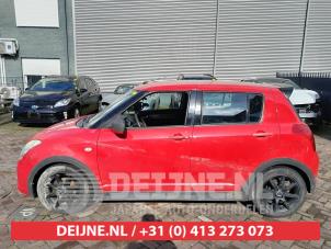 Suzuki Swift Driehoeks Ruit links-achter O591675 foto 2