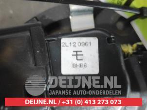 Mazda 6 Tailgate lock mechanism O591976 photo 3