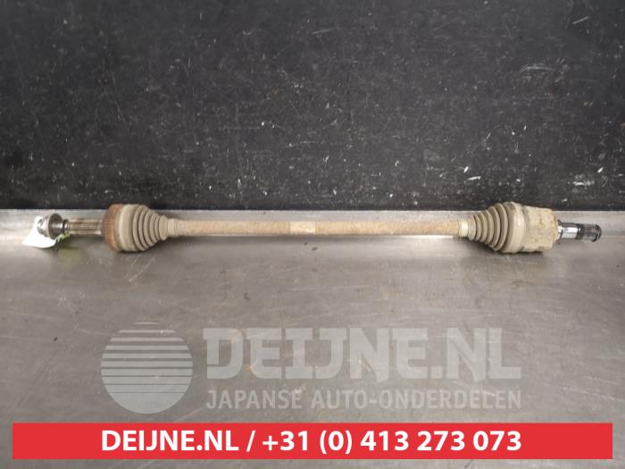 Gebruikte Aandrijfas links-achter Kia Sportage (QL) 2.0 CRDi 136 16V VGT 4x4 Prijs € 75,00 Margeregeling aangeboden door V.Deijne Jap.Auto-onderdelen BV