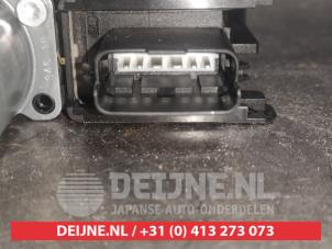 Hyundai IX20 Fenstermotor Tür O592137 foto 3