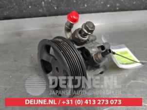 Gebruikte Stuurpomp Toyota Avensis Wagon (T25/B1E) 2.0 16V VVT-i D4 Prijs € 35,00 Margeregeling aangeboden door V.Deijne Jap.Auto-onderdelen BV