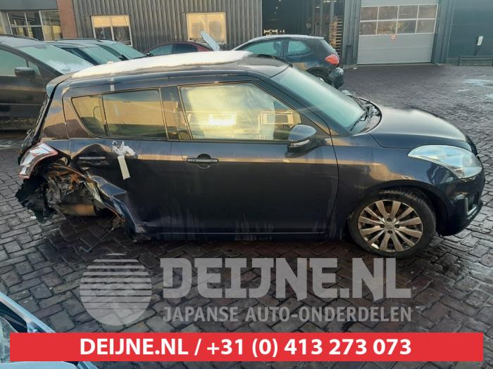 Suzuki Swift Portierruit 4Deurs rechts-voor O592537