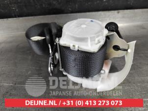 Toyota Yaris Rear seatbelt, right O592601 photo 2