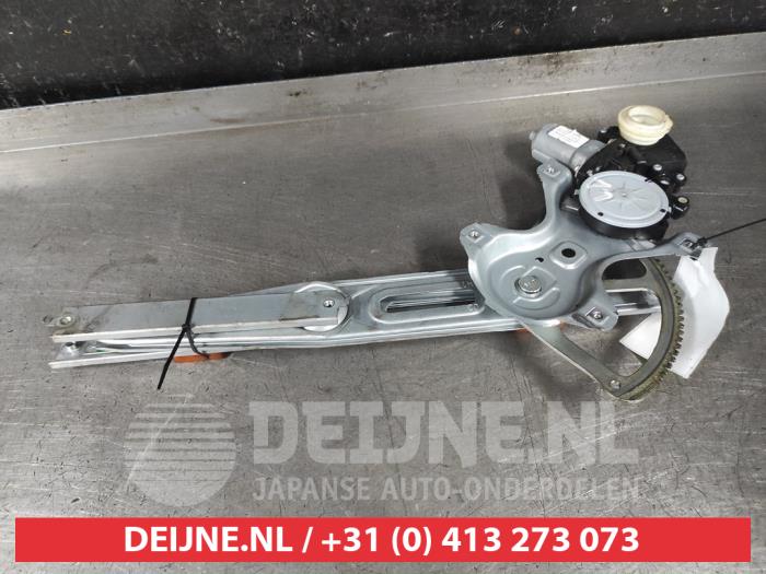 Toyota Auris Ruitmechaniek 4Deurs links-voor O593123