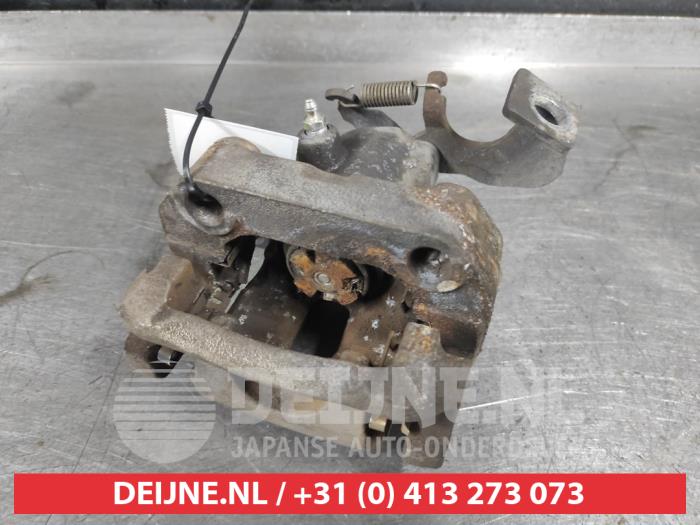 Toyota IQ Remklauw (Tang) rechts-achter O593149