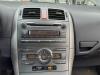 Radio van een Toyota Auris (E15), 2006 / 2012 1.6 Dual VVT-i 16V, Hatchback, Benzine, 1.598cc, 91kW (124pk), FWD, 1ZRFE, 2007-03 / 2012-09, ZRE151 2008