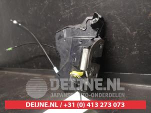 Toyota Urban Cruiser Door lock mechanism 4-door, front left O593271 photo 2