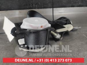 Toyota Prius Plus Rear seatbelt, right O593351 photo 2