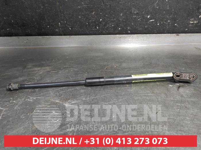 Toyota Yaris Rear gas strut, right O593575