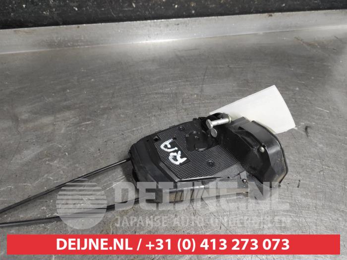 Toyota Yaris Rear door mechanism 4-door, right O593584