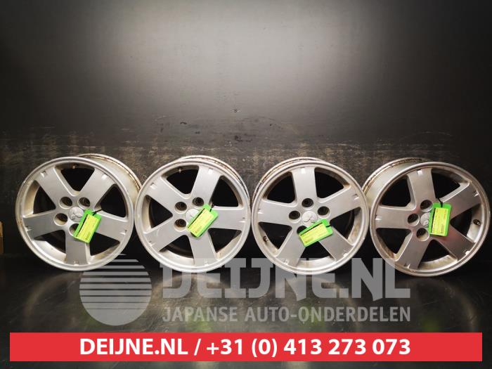 Mitsubishi Outlander Set of wheels O593684