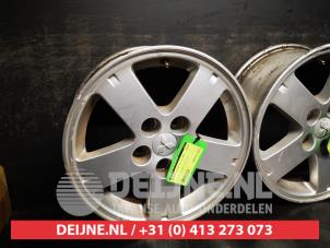 Mitsubishi Outlander Felgen Set O593684 foto 2