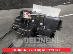Ssang Yong Korando Deurslot Mechaniek 4Deurs rechts-achter O593766 foto 2