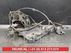 Nissan X-Trail Fusee links-achter O593944 foto 2