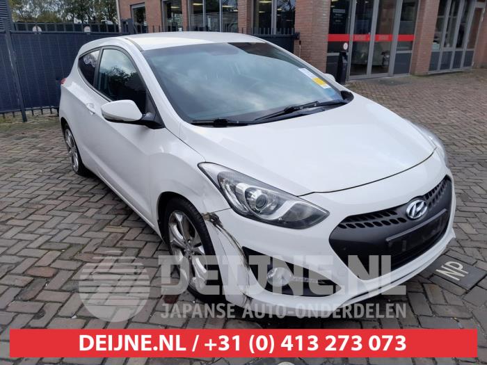 Hyundai I30 Bumper Rooster O594232