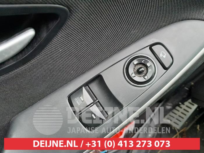 Hyundai I30 Combischakelaar ramen O594236