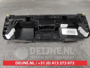 Kia Ceed Sportswagon Seat heating switch O594288 photo 2