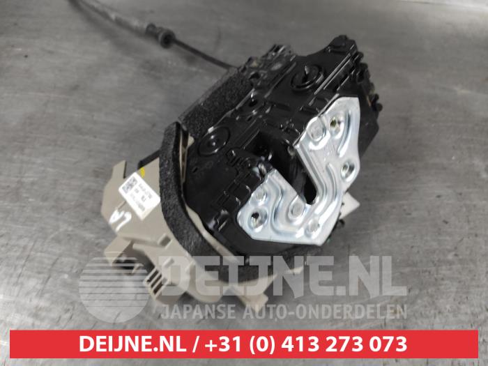 Kia Pro Ceed Deurslot Mechaniek 4Deurs links-achter O594635