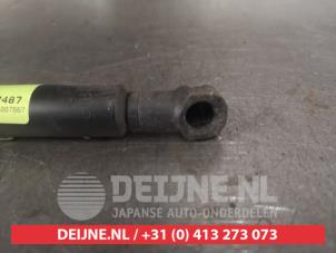 Toyota Verso-S Gasdemper rechts-achter O595142 foto 3