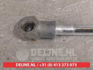 Toyota Verso-S Gasdemper rechts-achter O595142 foto 2