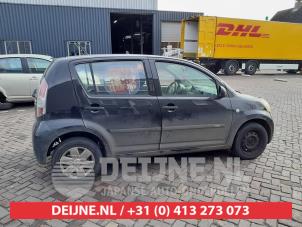 Daihatsu Sirion Front door 4-door, right O595328 photo 3