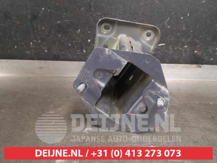 Nissan Note Bumpersteun rechts-voor O595775