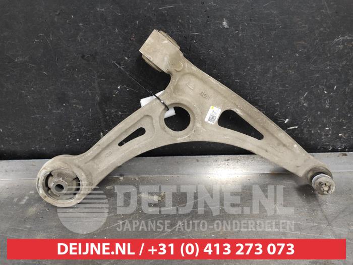 Hyundai Kona Front lower wishbone, right O596127