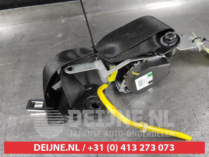 Suzuki Wagon R+ Front seatbelt, right O596210