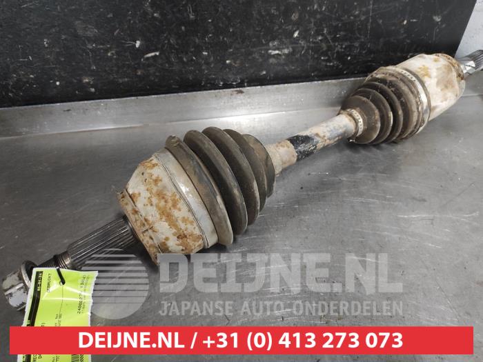 Nissan Navara Aandrijfas rechts-voor O596307