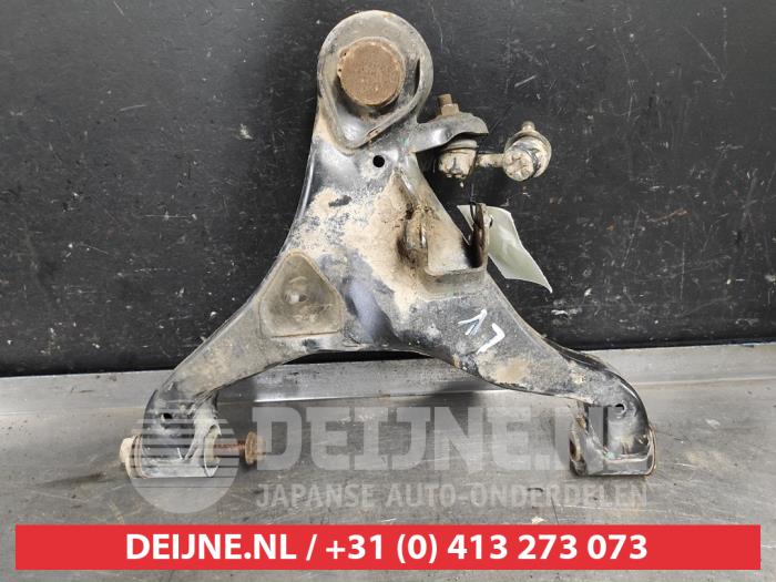 Nissan Navara Querlenker unten links vorne O596354