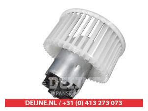 Nissan X-Trail Heating and ventilation fan motor O9990008760 photo 2