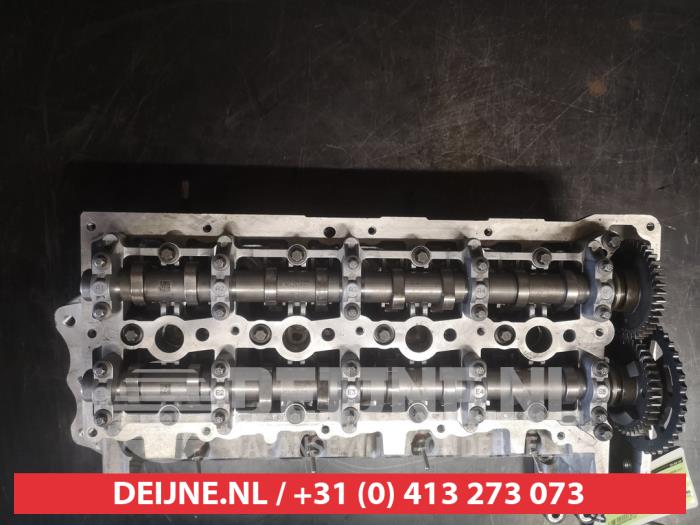 Toyota Verso Cylinder head O596725