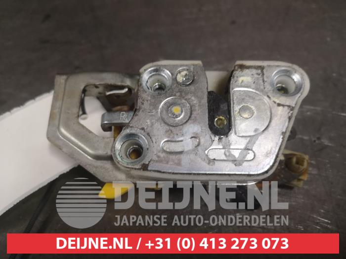 Chevrolet Matiz Front door lock mechanism 4-door, right O596911